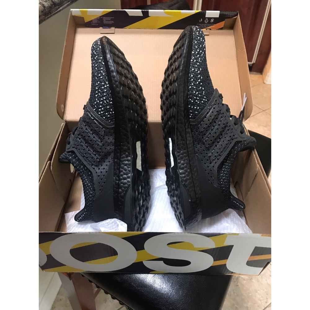 ADIDAS ULTRABOOST Clima men’s 11 brand new in box